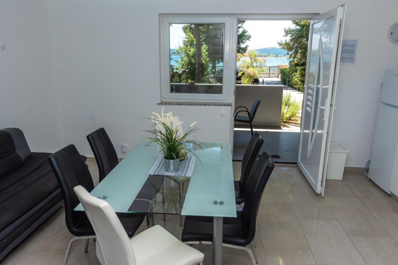 Sea Sound Apartments Rea Sveti Filip i Jakov Exteriér fotografie