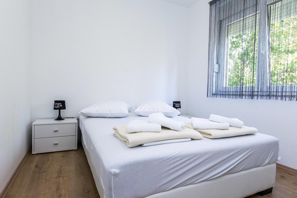 Sea Sound Apartments Rea Sveti Filip i Jakov Exteriér fotografie